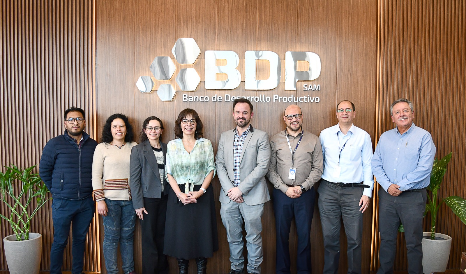 Bolivia fortalece su liderazgo climático: misión internacional del Fondo Verde se reúne con el BDP-SAM para acelerar inversiones sostenibles Bolivia fortalece su liderazgo climático: misión internacional del Fondo Verde se reúne con el BDP-SAM para acelerar inversiones sostenibles