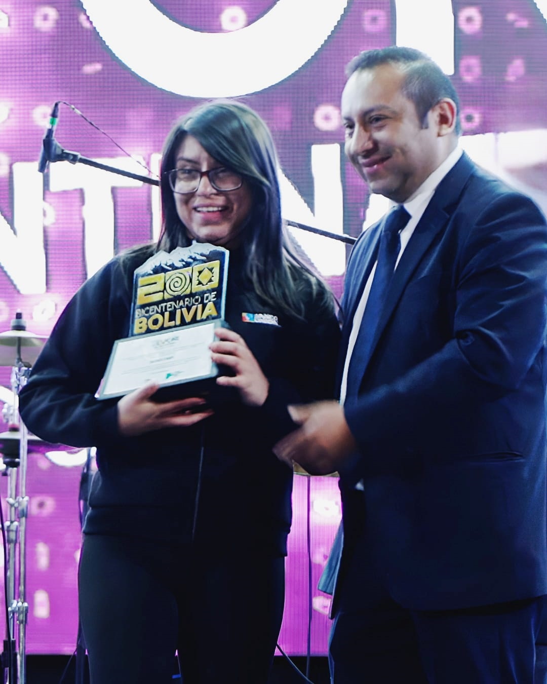 Banco Unión S.A. obtuvo el premio al Mejor Stand en la 8va versión de La Paz Expone del Bicentenario