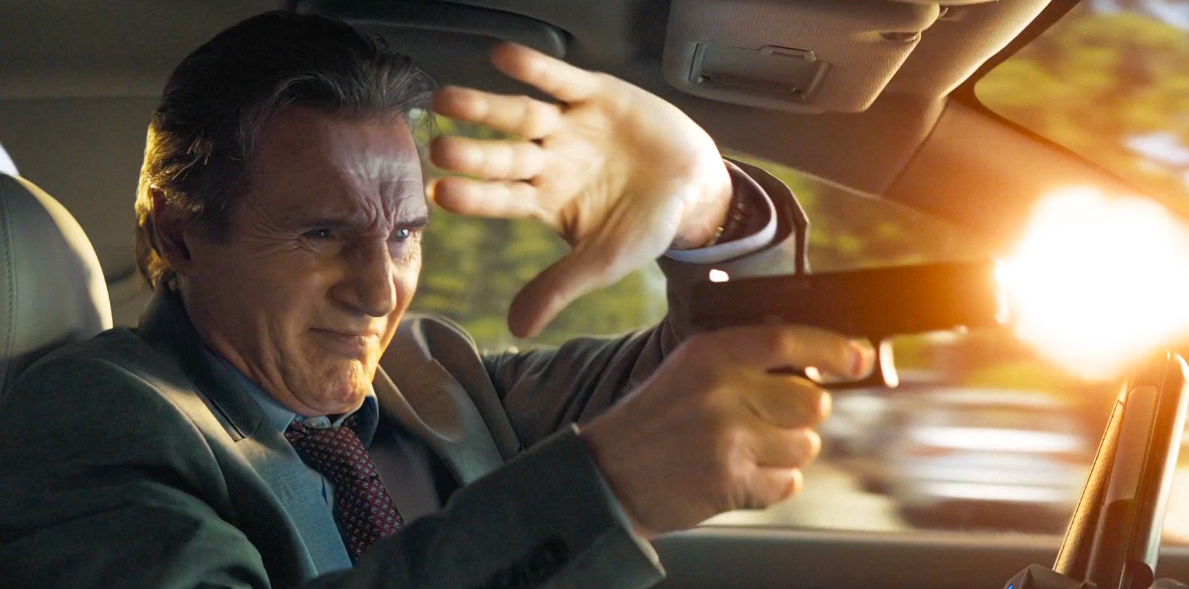 El 31 de julio regresa la inolvidable comedia “¿Y dónde está el policía?”, ahora con Liam Neeson y Pamela Anderson