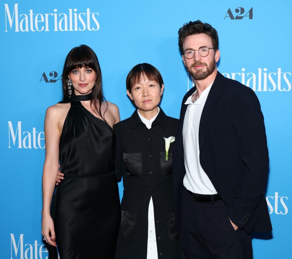 Dakota Johnson, Pedro Pascal y Chris Evans protagonizan la comedia romántica “Amores materialistas”