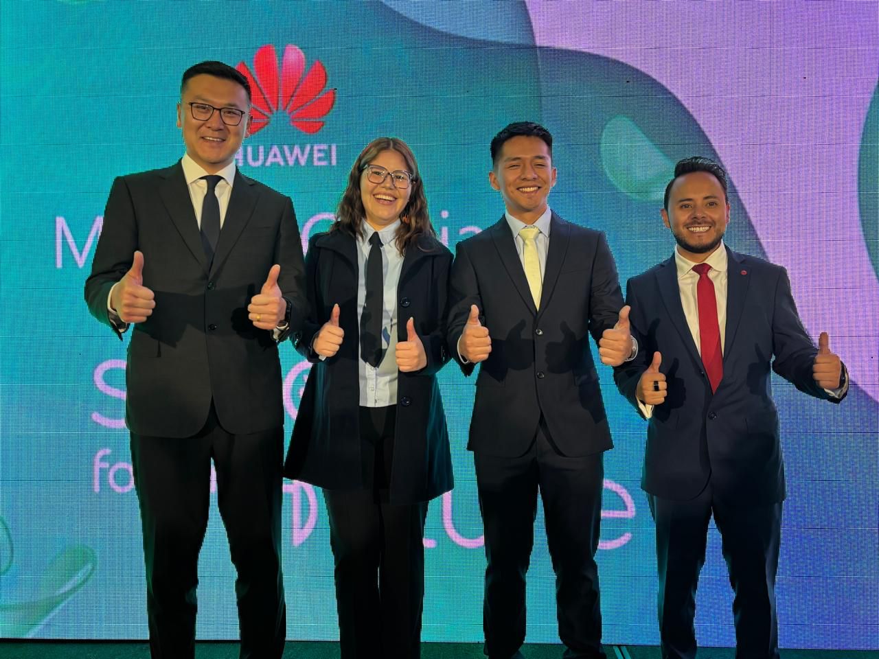 Doce estudiantes bolivianos destacados en el programa Semillas para el Futuro de Huawei; dos representarán al país en China Doce estudiantes bolivianos destacados en el programa Semillas para el Futuro de Huawei; dos representarán al país en China