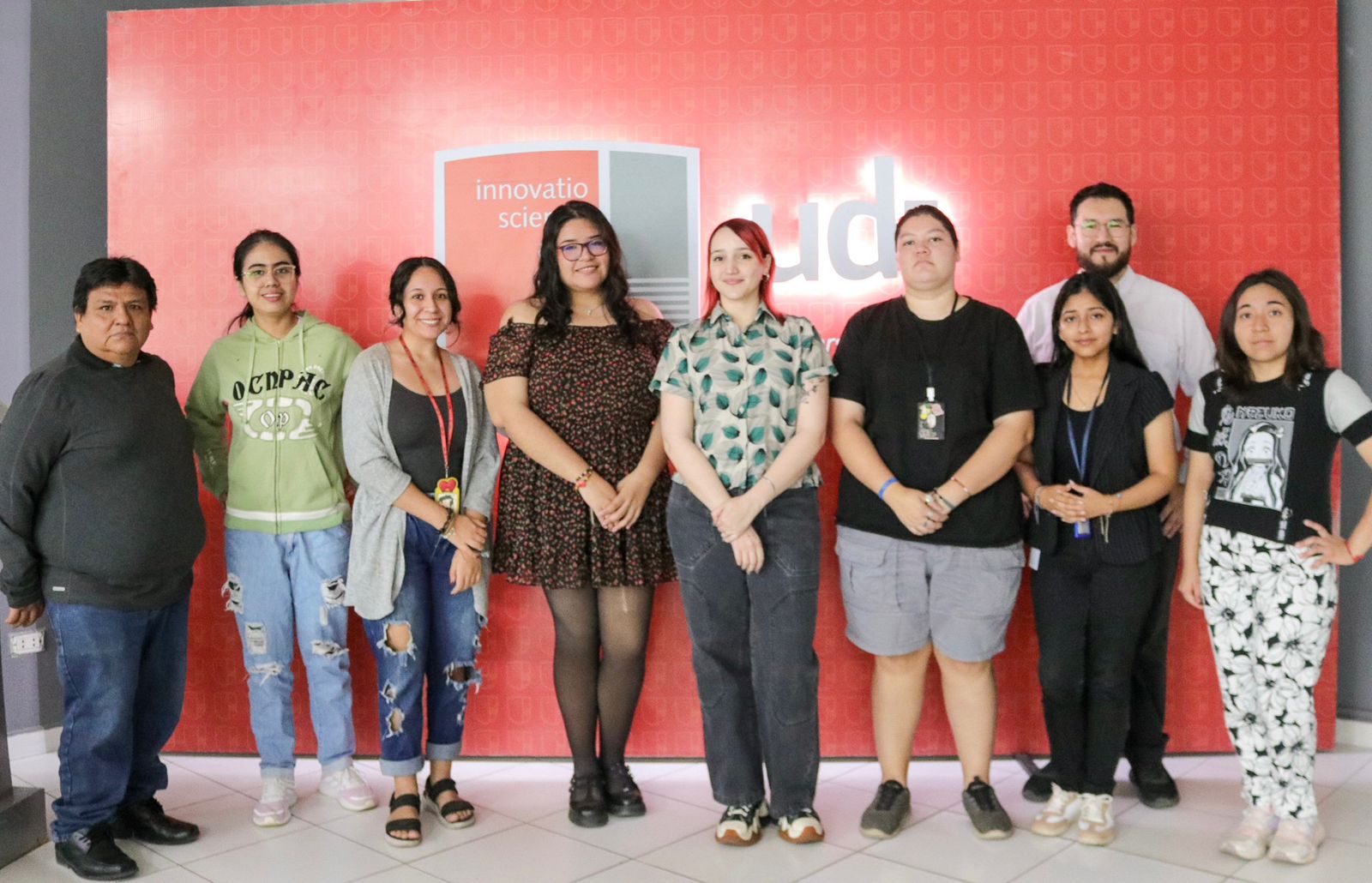 Estudiantes de Diseño Gráfico de la UDI ilustran leyendas cruceñas para Wikipedia