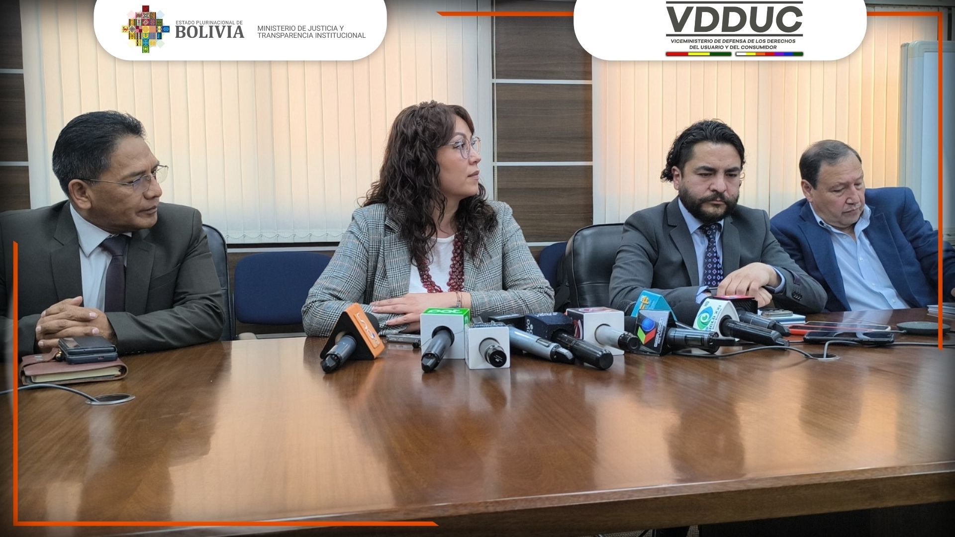 Defensa al Consumidor y CIFABOL avanzan en propuesta para garantizar abastecimiento de medicamentos en Bolivia Defensa al Consumidor y CIFABOL avanzan en propuesta para garantizar abastecimiento de medicamentos en Bolivia