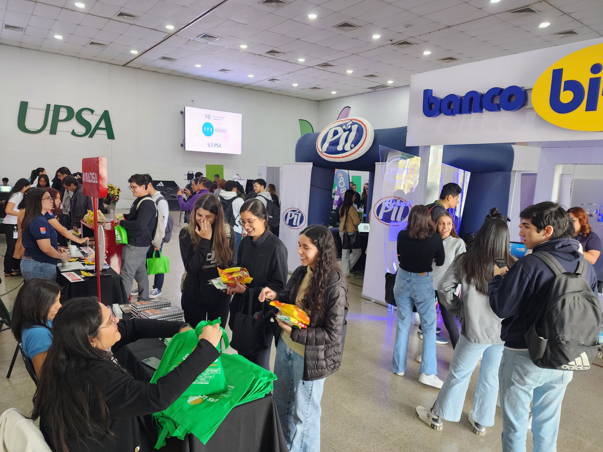 La Feria de Vinculación Empresarial UPSA impulsa oportunidades atractivas de trabajo y pasantías para estudiantes y graduados La Feria de Vinculación Empresarial UPSA impulsa oportunidades atractivas de trabajo y pasantías para estudiantes y graduados