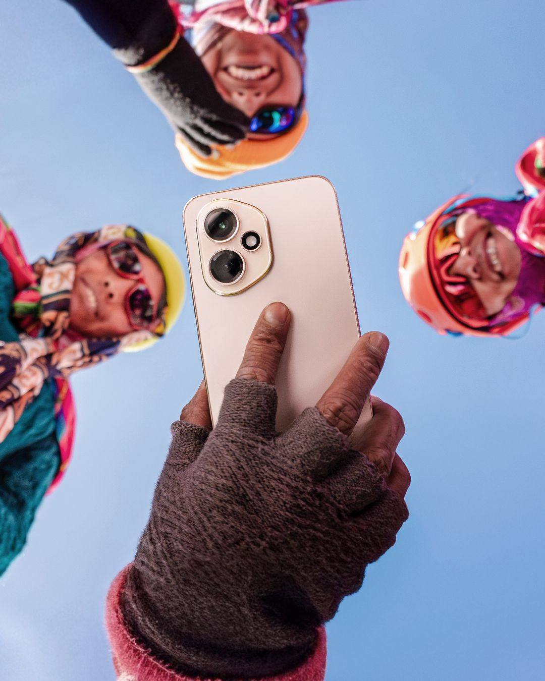 Honor quiere democratizar el acceso a la IA con el nuevo HONOR 400