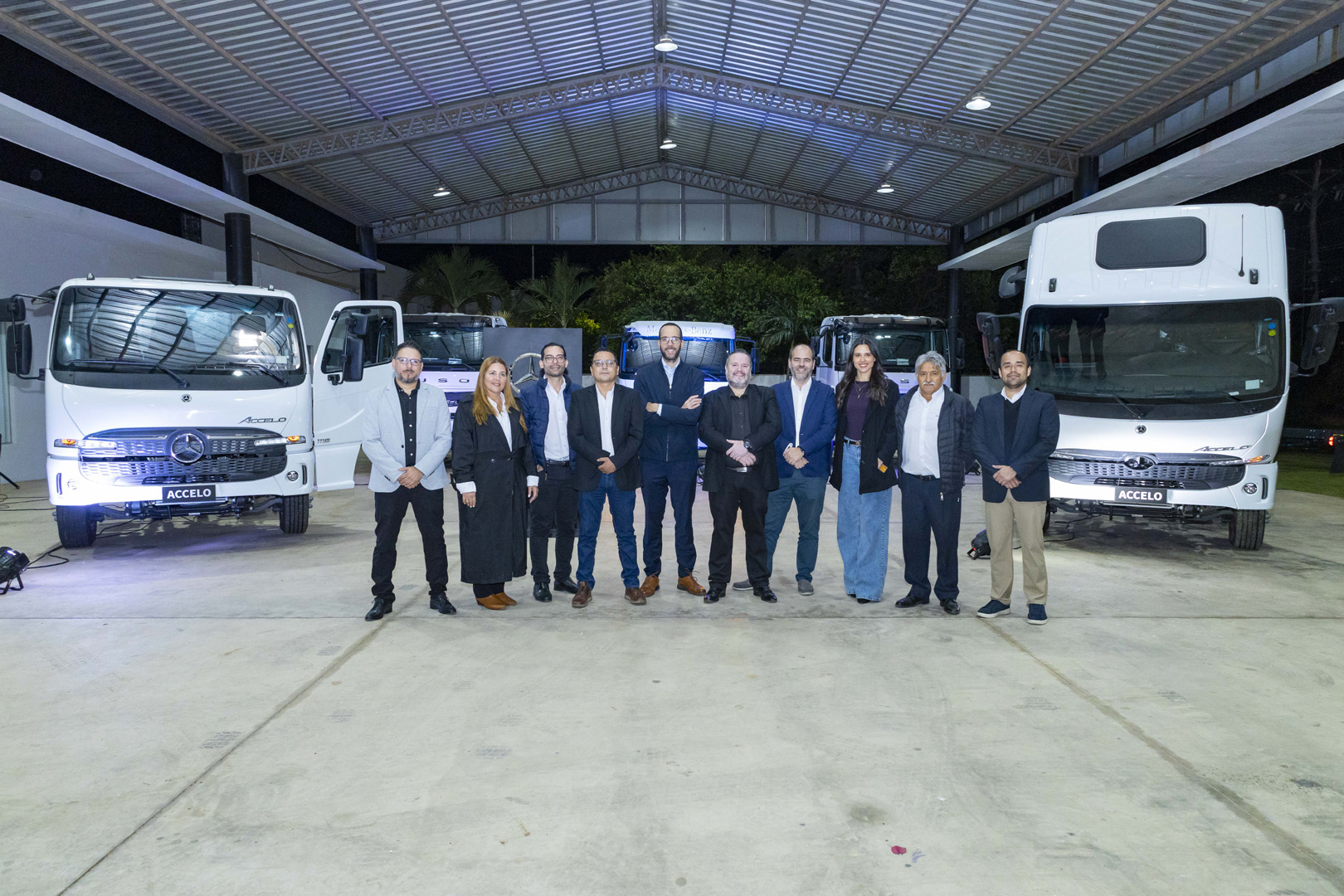 Mercedes-Benz refuerza su propuesta automotriz con el lanzamiento del nuevo camión Accelo 1116 Mercedes-Benz refuerza su propuesta automotriz con el lanzamiento del nuevo camión Accelo 1116