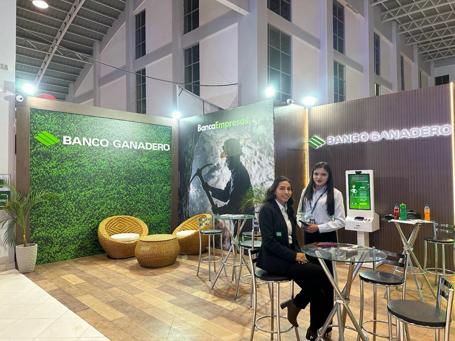 Banco Ganadero impulsa el desarrollo empresarial potosino con su primera participación en FEIPOBOL 2025