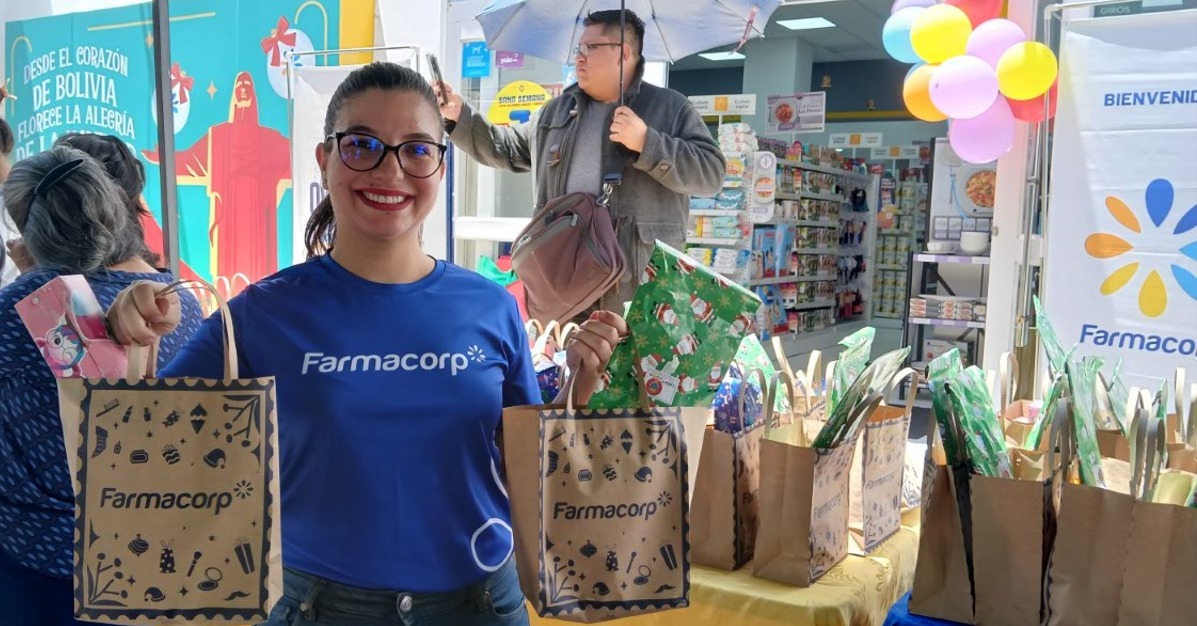Farmacorp y PAC realizan actividad navideña junto a niños en situación de vulnerabilidad en Cochabamba y La Paz