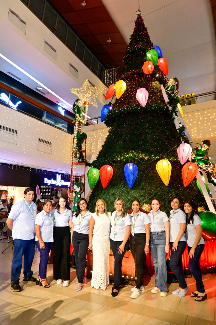 El encendido de luces del tradicional árbol navideño de Las Brisas marca el inicio al mes más mágico del año El encendido de luces del tradicional árbol navideño de Las Brisas marca el inicio al mes más mágico del año