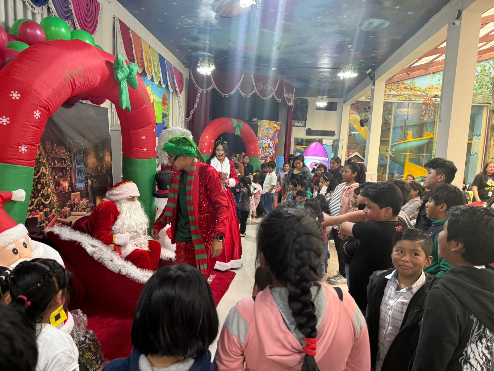 INTI celebró la Navidad junto a las familias de sus farmacias aliadas en cinco ciudades del país INTI celebró la Navidad junto a las familias de sus farmacias aliadas en cinco ciudades del país