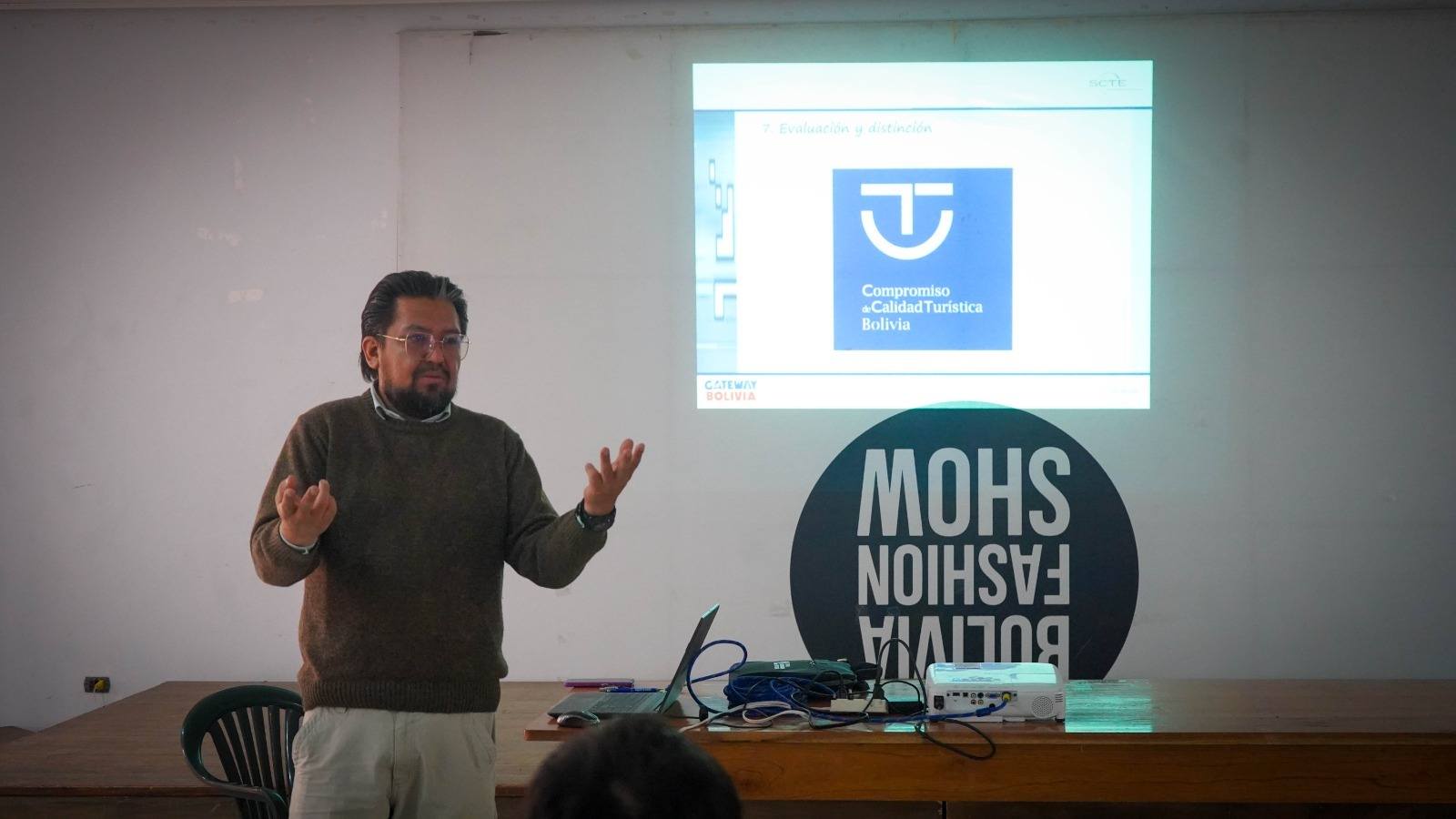 27 restaurantes son capacitados por el Gobierno antes del Carnaval de Oruro