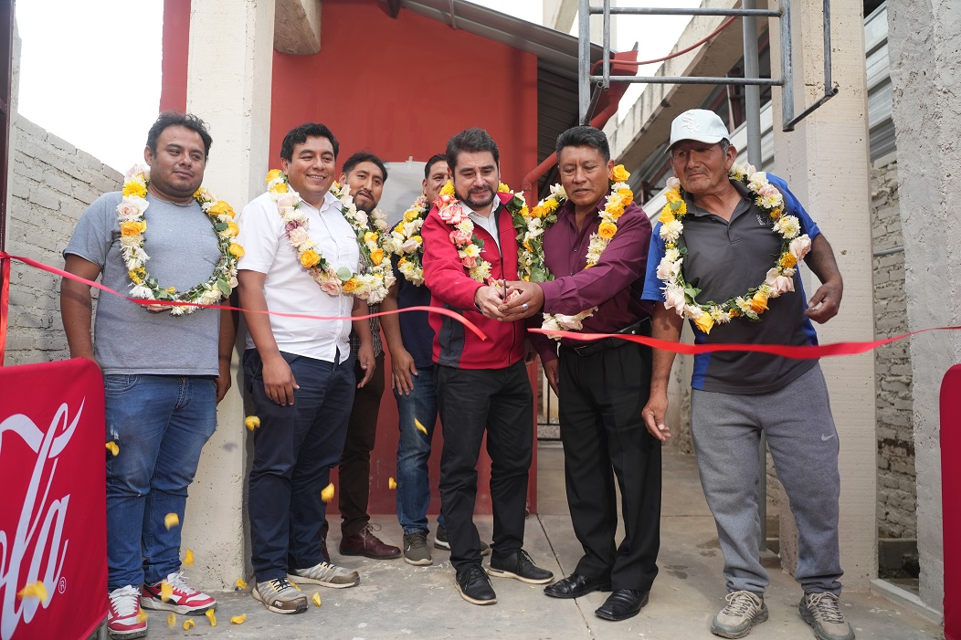 Inauguran sistema de agua potable que beneficia a más de 500 familias de la OTB Quimbol