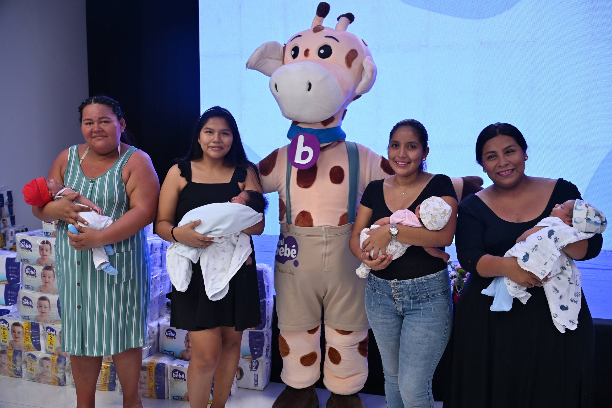 Pañales Mi Bebé entregó 30 meses de pañales a bebés nacidos en Navidad