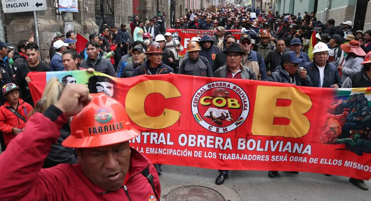 La COB abandona el diálogo y profundiza la lucha del pueblo boliviano contra el Decreto 5503 La COB abandona el diálogo y profundiza la lucha del pueblo boliviano contra el Decreto 5503