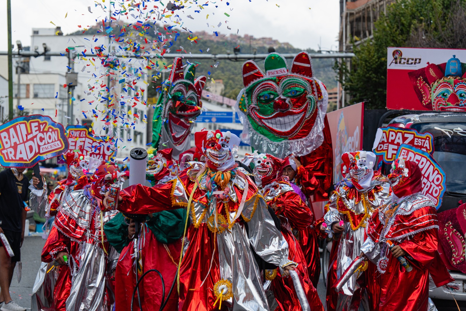 El ch’uta y la cholita paceña despiden al Pepino y reafirman su identidad boliviana