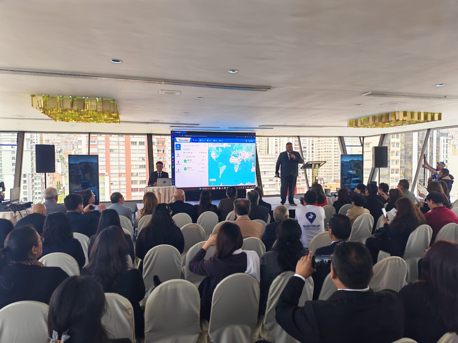 ACB lanza sistema inteligente con IA para reducir los siniestros viales y optimizar la gestión del transporte interurbano en Bolivia