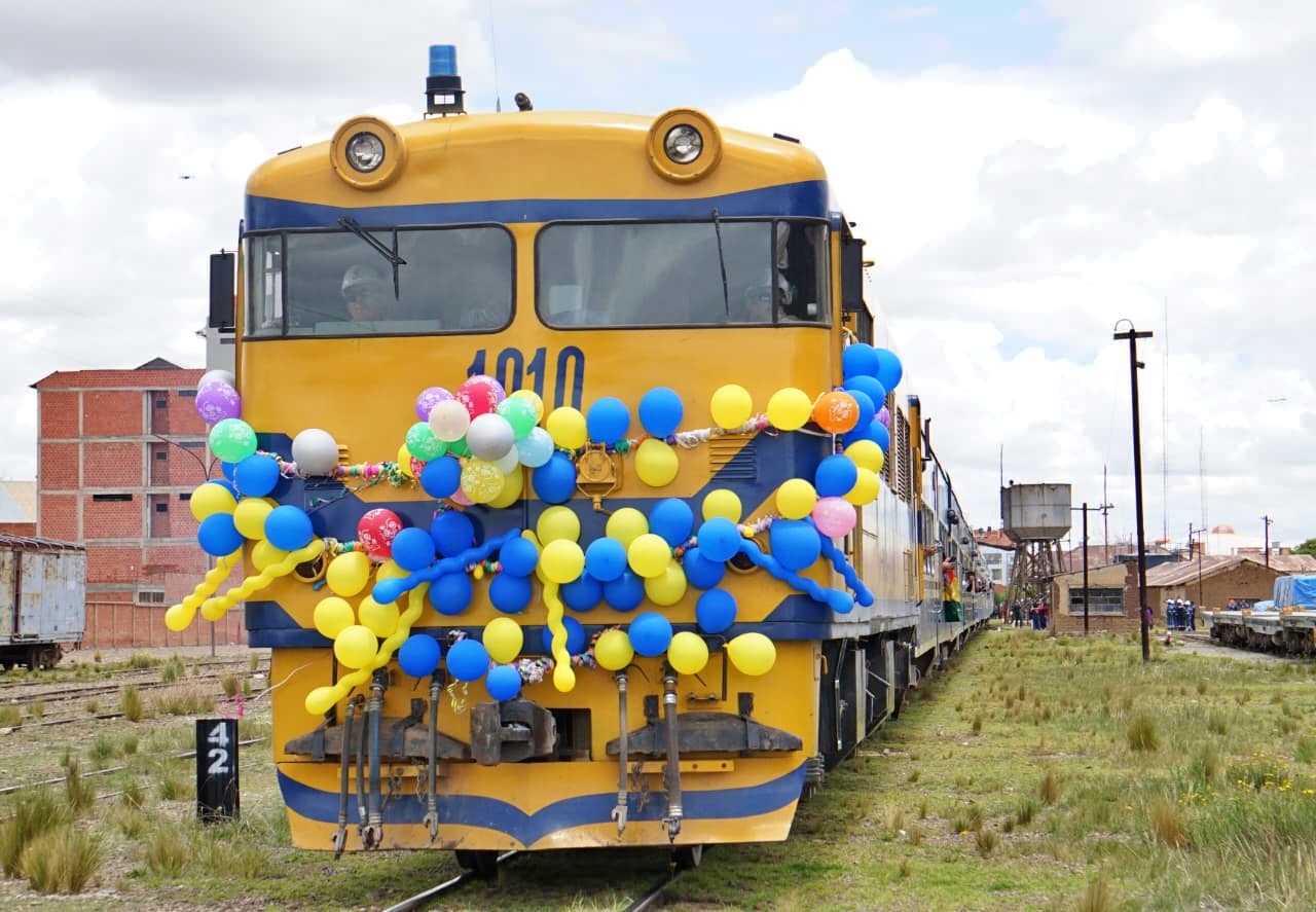 Entre rieles y morenadas: el Tren Carnavalero partió rumbo a Oruro con la fiesta a bordo