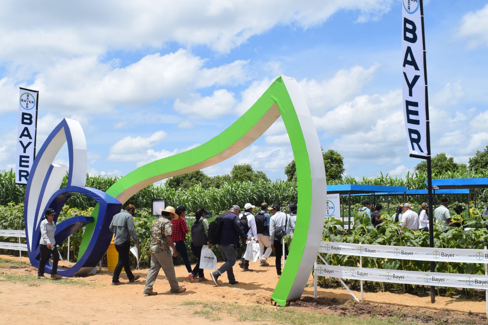 Bayer presentó tecnologías integrales para el manejo del cultivo de soya en Exposoya 2026