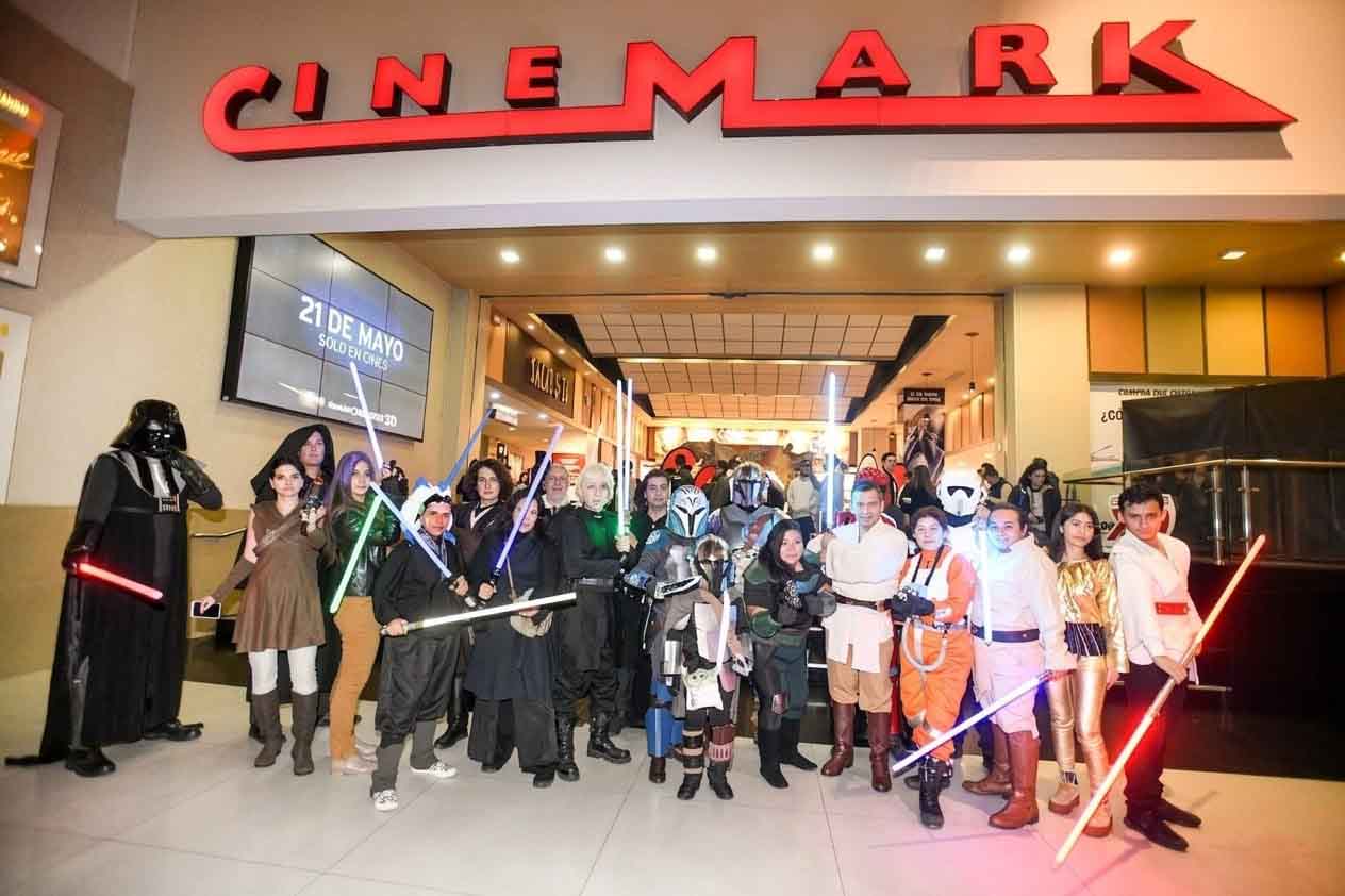 Star Wars: The Mandalorian and Grogu marca el regreso de la saga tras 7 años con una Opening Night en Cinemark Star Wars: The Mandalorian and Grogu marca el regreso de la saga tras 7 años con una Opening Night en Cinemark