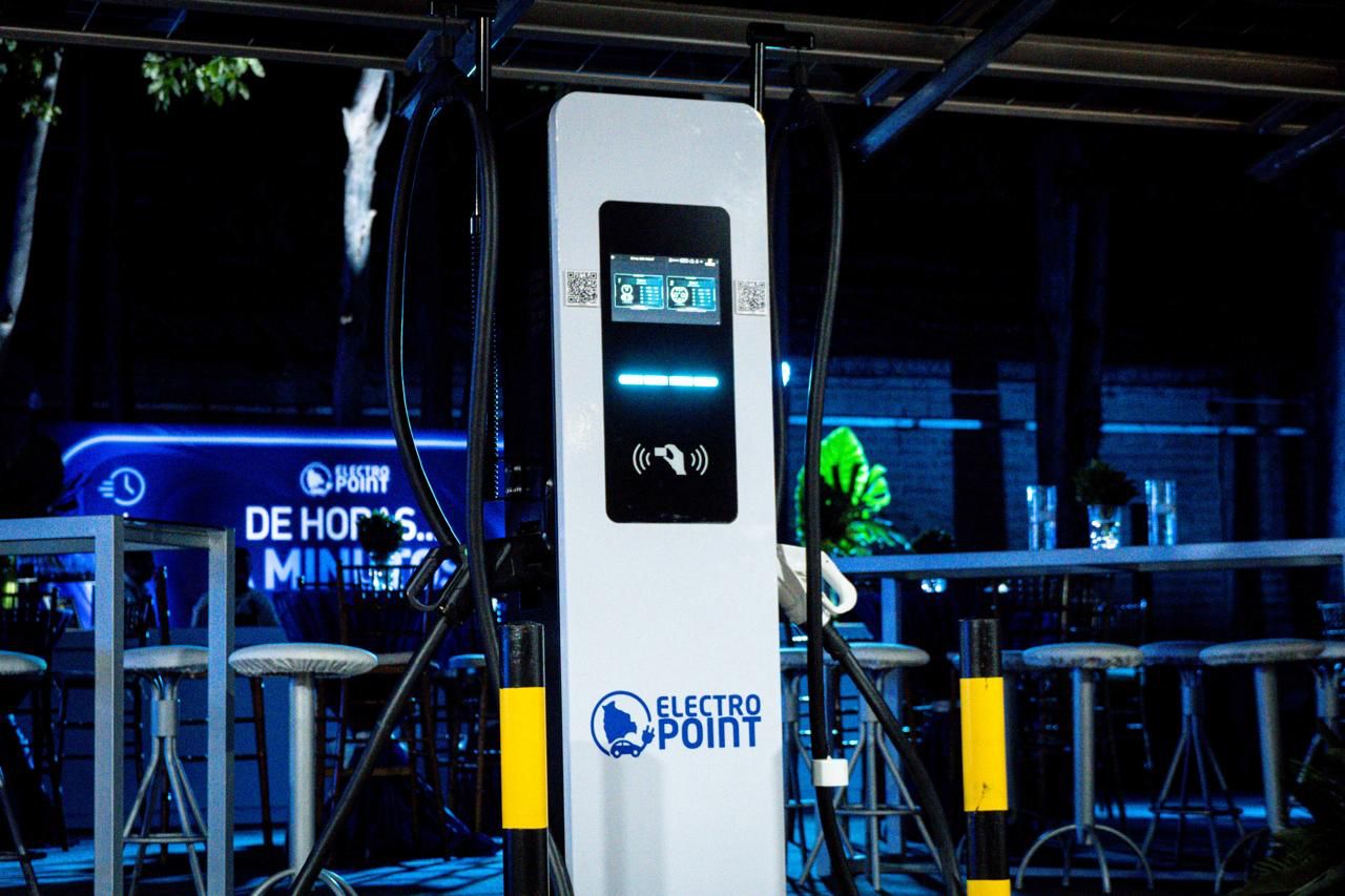 Huawei y DMC inauguran la primera estación eléctrica vehicular con tecnología integral Huawei en Latinoamérica Huawei y DMC inauguran la primera estación eléctrica vehicular con tecnología integral Huawei en Latinoamérica
