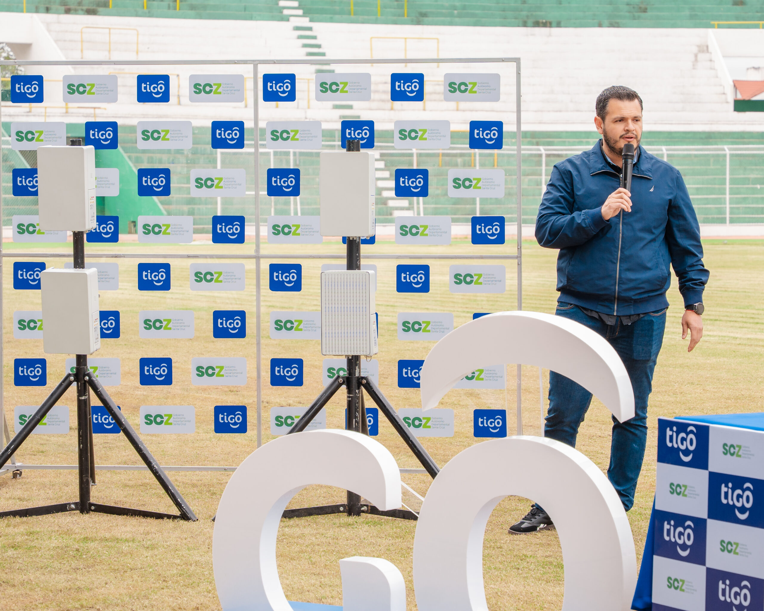 El Estadio “Tahuichi” se prepara para ofrecer una mejor experiencia de conectividad en eventos masivos El Estadio “Tahuichi” se prepara para ofrecer una mejor experiencia de conectividad en eventos masivos
