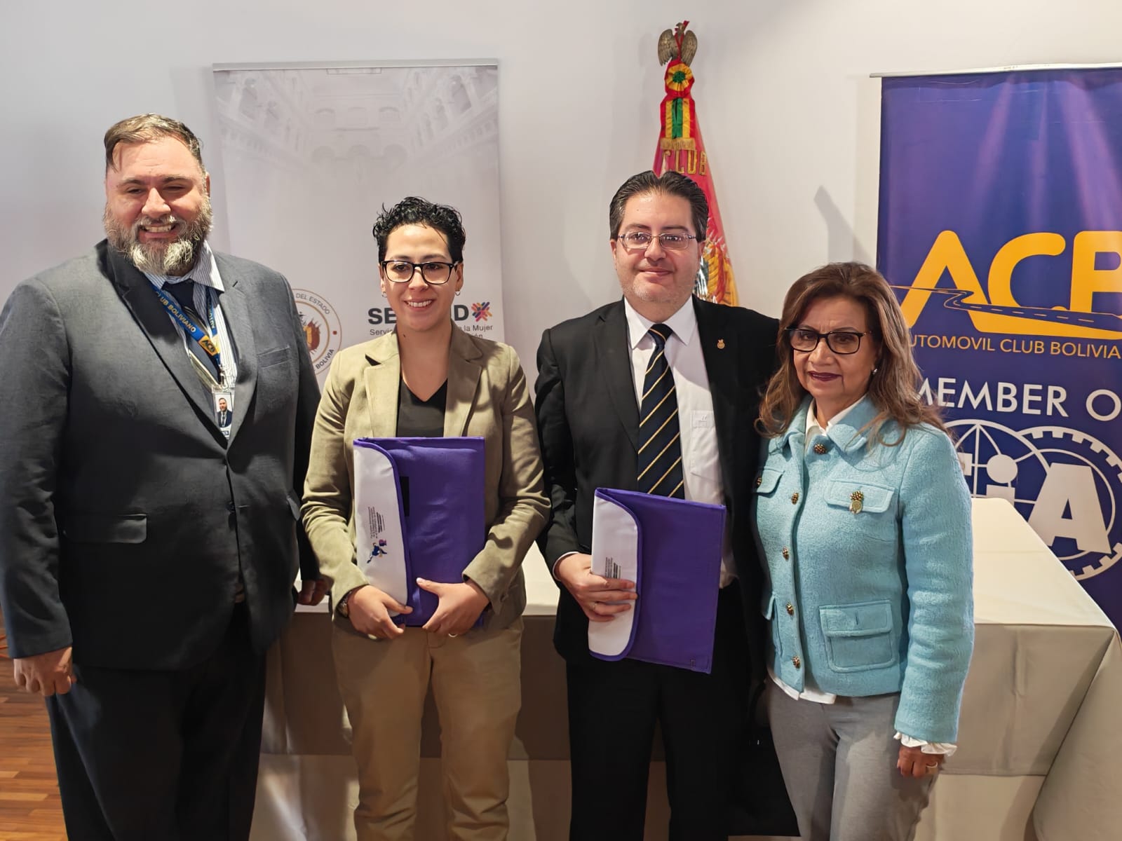 Sepmud y Automóvil Club Boliviano firman convenio para impulsar la reinserción social de mujeres privadas de libertad: “Ruta hacia un nuevo destino”