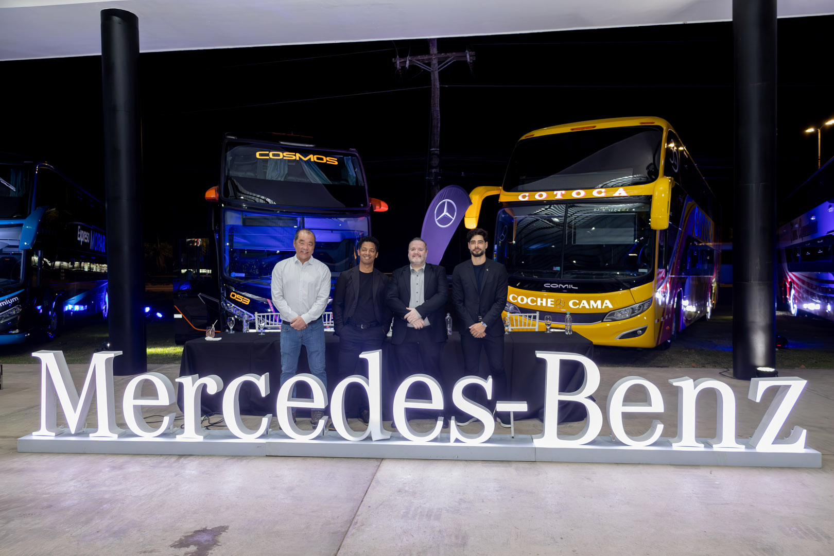 Mercedes-Benz y Astara Bolivia presentan el nuevo O500RSD 2445/30 en un año récord para la marca en venta de buses Mercedes-Benz y Astara Bolivia presentan el nuevo O500RSD 2445/30 en un año récord para la marca en venta de buses