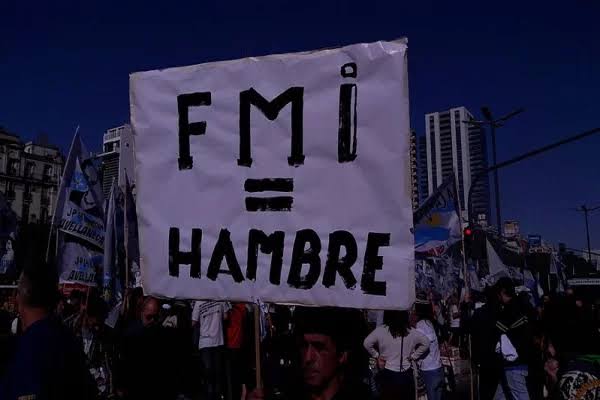 El Gobierno maquilla el hambre: en septiembre baja la inflación, pero sube la miseria El Gobierno maquilla el hambre: en septiembre baja la inflación, pero sube la miseria